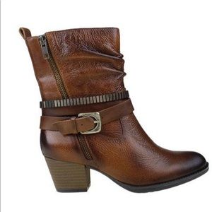 EARTH Spruce Buckle Boot Almond Tumbled Leather